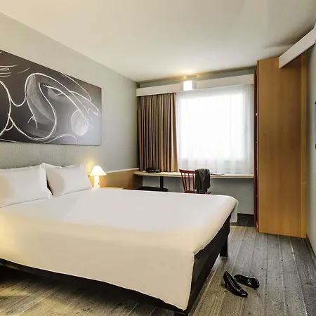 Ibis Hotell 3*